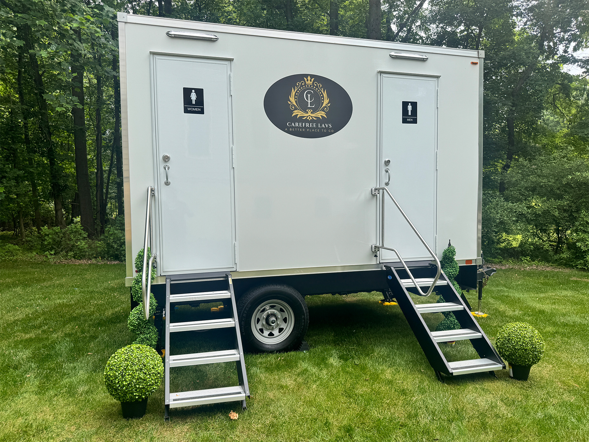 Carefree Lavs Luxury Restroom Trailer Rentals Philadelphia, Exton, Chester Springs, Pennsylvania 5-Station 4